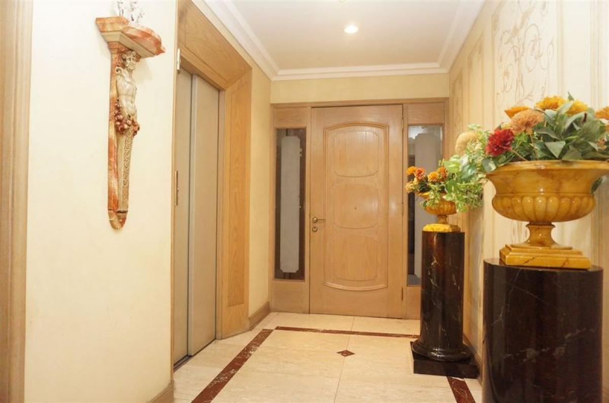 6 bedrooms Apartment in Santiago, Chile No. 1476