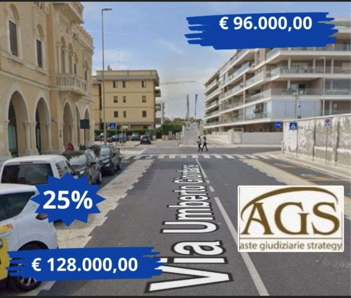 8-salle Maison à Bari, Italy No. 307175