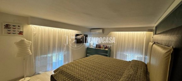 4 bedrooms Apartment in Naples, Italy No. 273873 16