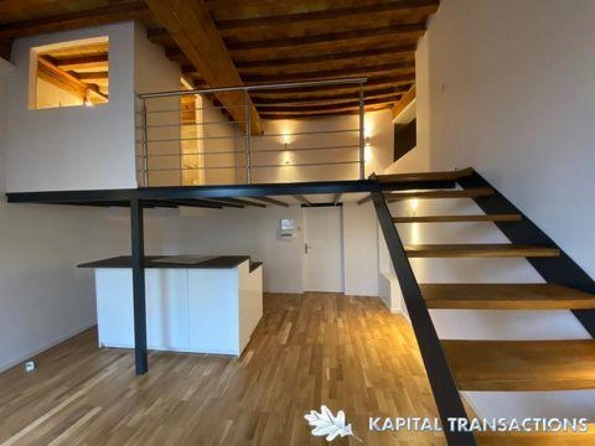 Studio in the Condo in Lyon, France No. 30094