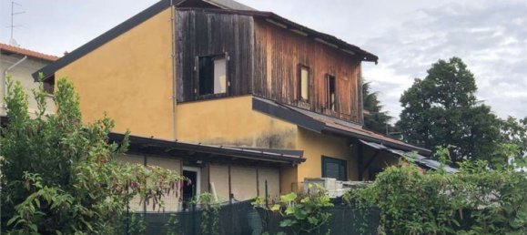 5 rooms Apartment in Fino Mornasco, Italy No. 8374 15