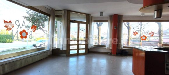 4 rooms Commercial property in Udine, Italy No. 13527 2
