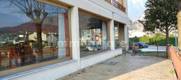 4 rooms Commercial property in Udine, Italy No. 13527 3
