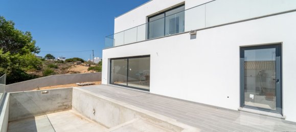 Дом с 4 спальнями в Алжезур, Португалия № 131782 15