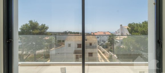 Дом с 4 спальнями в Алжезур, Португалия № 131782 13