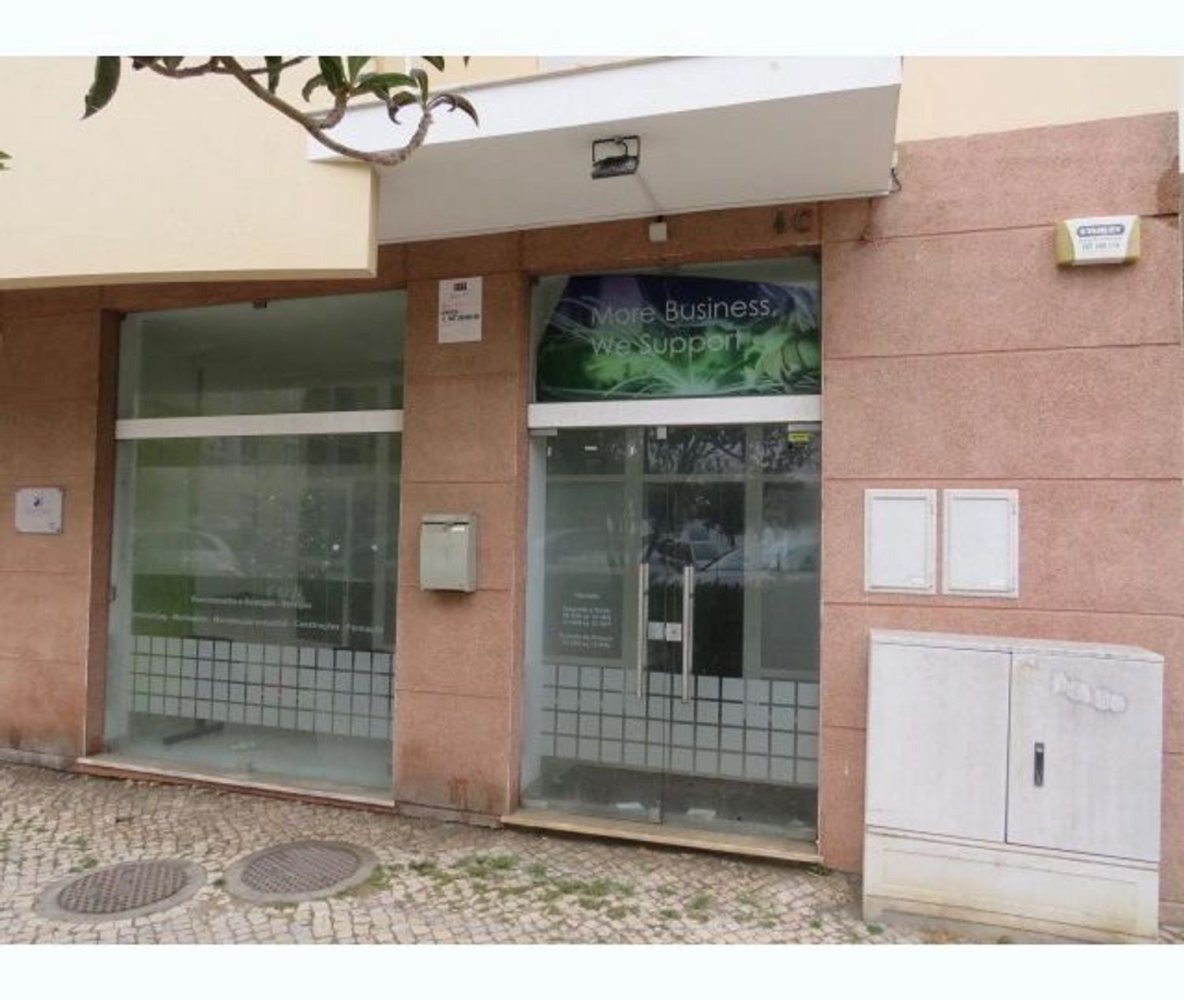 97m² Commercial property in Sines, Portugal No. 271978