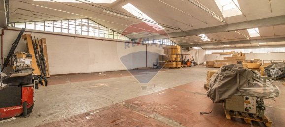 2500m² Commercial property in Borgomanero, Italy No. 56282 11