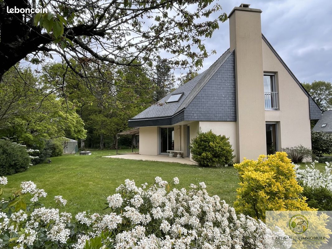 Casa de 6 dormitorios en Pont-Pean, France No. 206960