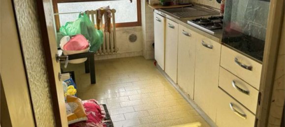 Apartamento de 3 divisões em Usmate Velate, Italy N.º 8578 7