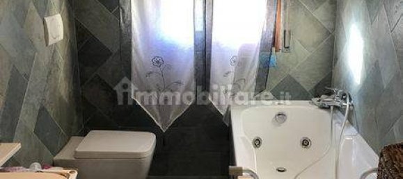 Apartamento de 4 divisões em Novi di Modena, Italy N.º 157954 12