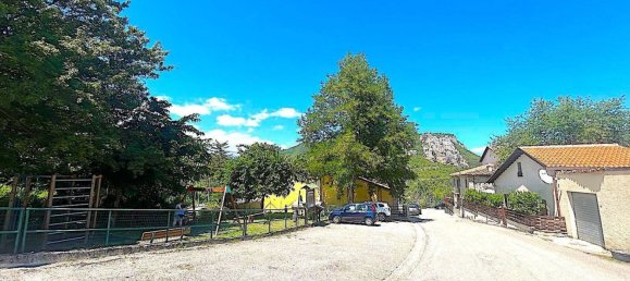 Дом с 4 спальнями в Пьетракамела, Италия № 326516 8