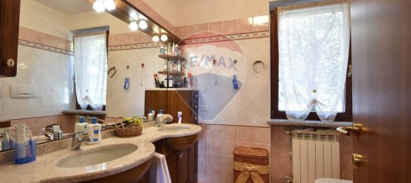 5 bedrooms Villa in Paruzzaro, Italy No. 320529 20