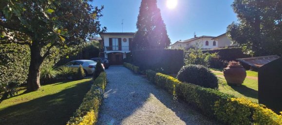 15-salle Villa à Forte dei Marmi, Italy No. 19292 2