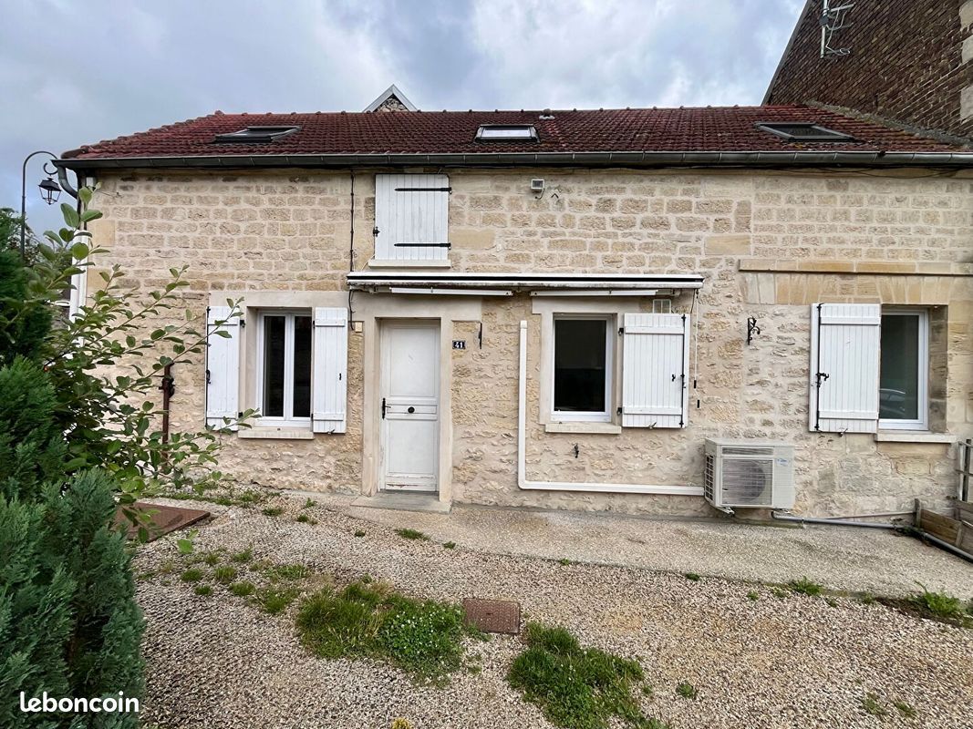 Adosado de 3 dormitorios en Balagny-sur-Therain, France No. 283750