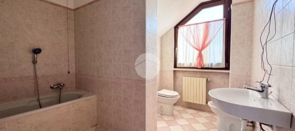 3-salle Appartement à Montichiari, Italy No. 259019 20