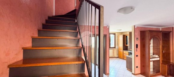 3-salle Appartement à Montichiari, Italy No. 259019 5