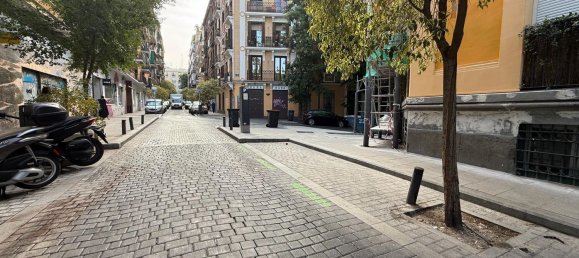 Apartamento de 3 dormitorios en Madrid, Spain No. 170784 14