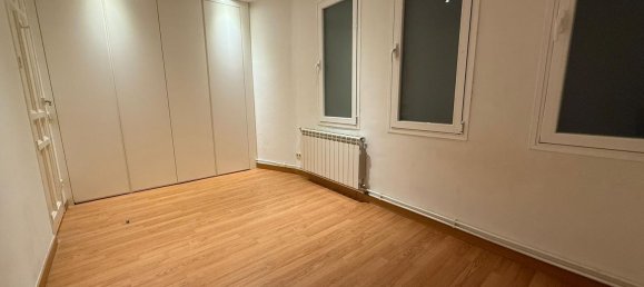 Apartamento de 3 dormitorios en Madrid, Spain No. 170784 11