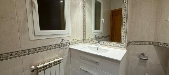 Apartamento de 3 dormitorios en Madrid, Spain No. 170784 16