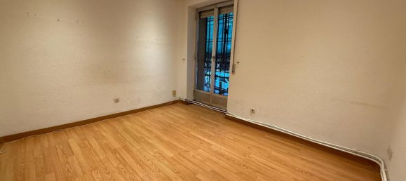 Apartamento de 3 dormitorios en Madrid, Spain No. 170784 7