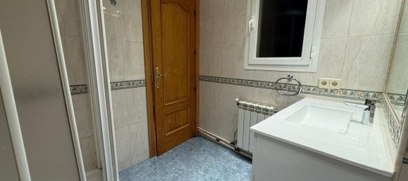 Apartamento de 3 dormitorios en Madrid, Spain No. 170784 15