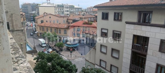 Квартира с 2 спальнями в Бергамо, Италия № 354325 10