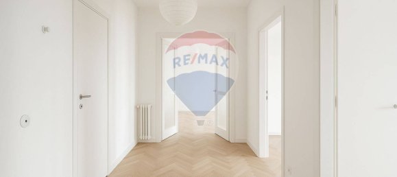 Квартира с 2 спальнями в Бергамо, Италия № 354325 7