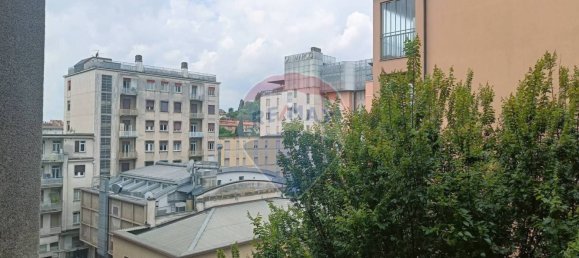 Квартира с 2 спальнями в Бергамо, Италия № 354325 9