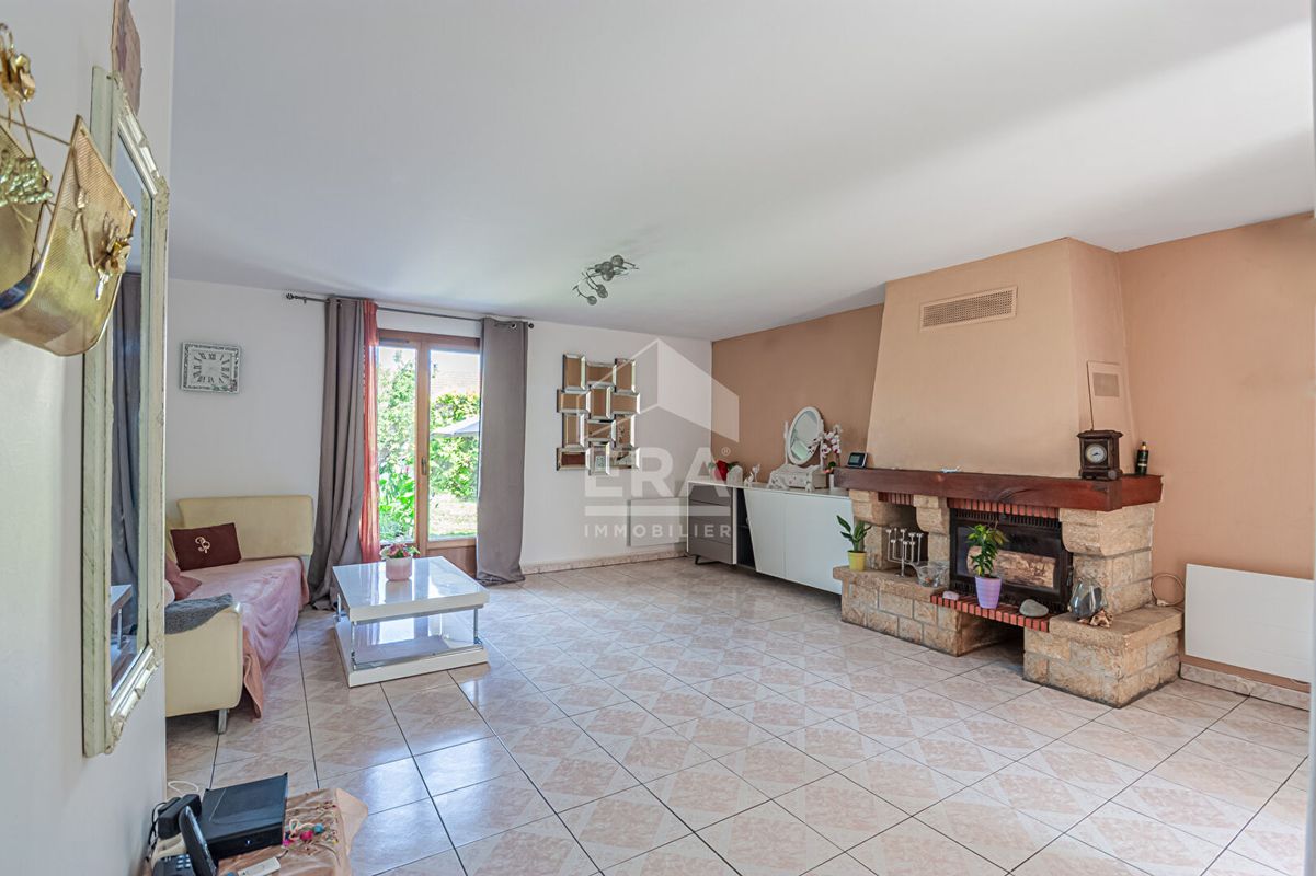 Дом с 3 спальнями в Сен-Пьер-ле-Немур, Франция № 296015