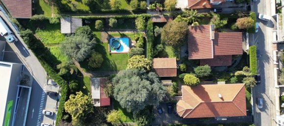 6 bedrooms Villa in Porto, Portugal No. 123558 2