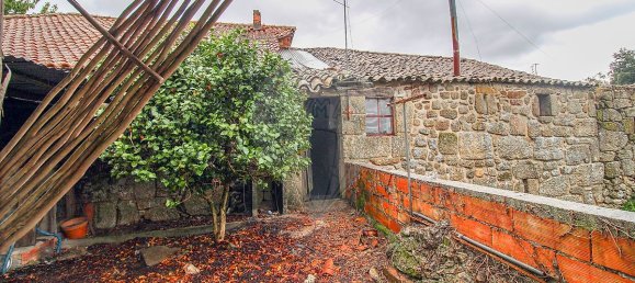 2 bedrooms House in Tondela, Portugal No. 18230 23