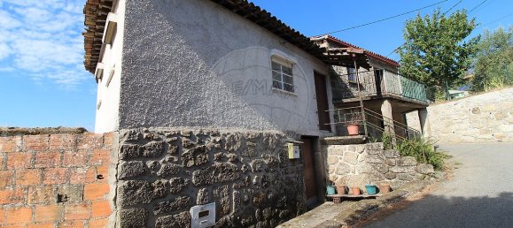 2 bedrooms House in Tondela, Portugal No. 18230 3