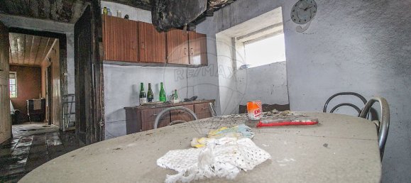 2 bedrooms House in Tondela, Portugal No. 18230 18