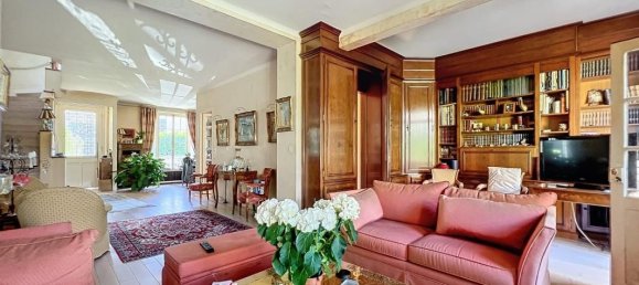 Casa de 4 dormitorios en Garches, France No. 177455 15