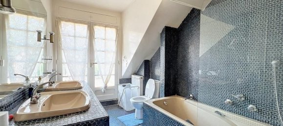 Casa de 4 dormitorios en Garches, France No. 177455 20