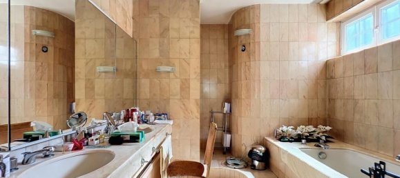 Casa de 4 dormitorios en Garches, France No. 177455 11