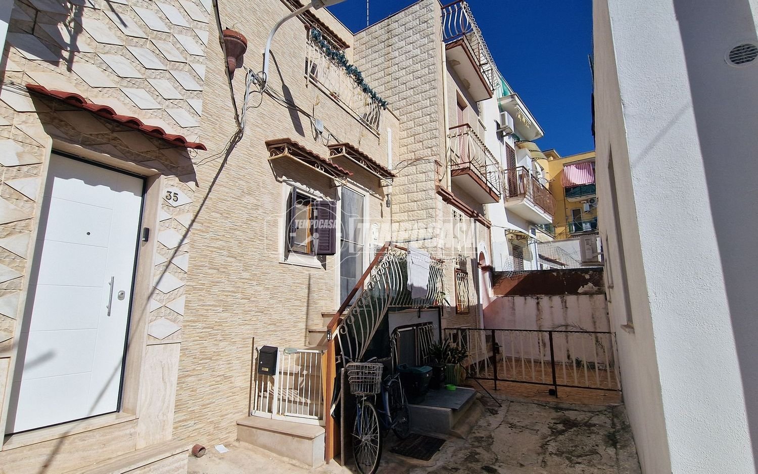 Casa de 2 divisões em Bari, Italy N.º 215634