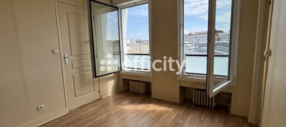 1 bedroom Apartment in Paris, France No. 325717 10