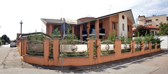 5-salle Villa à Busto Garolfo, Italy No. 72451 2