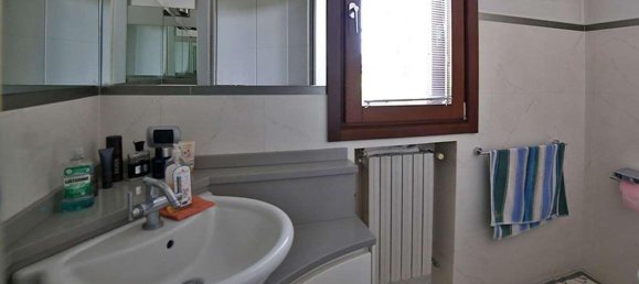 5-salle Villa à Busto Garolfo, Italy No. 72451 12