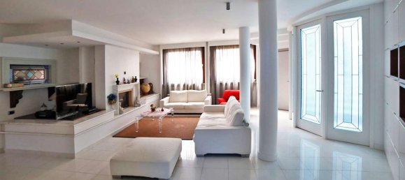 5-salle Villa à Busto Garolfo, Italy No. 72451 7