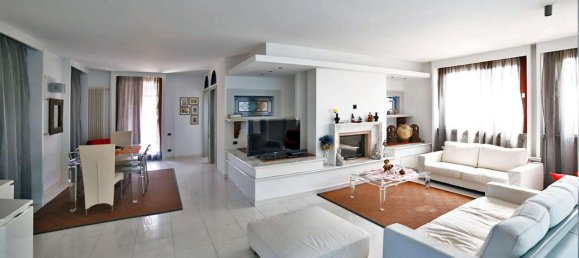 5-salle Villa à Busto Garolfo, Italy No. 72451 5