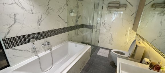 Apartamento com 2 quartos em condomínio em Khlong Toei, Thailand N.º 63574 14