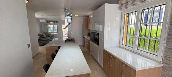 Вилла с 3 спальнями в Аликанте, Испания № 178708 12