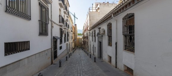 513m² Building in Granada, Spain No. 142637 16