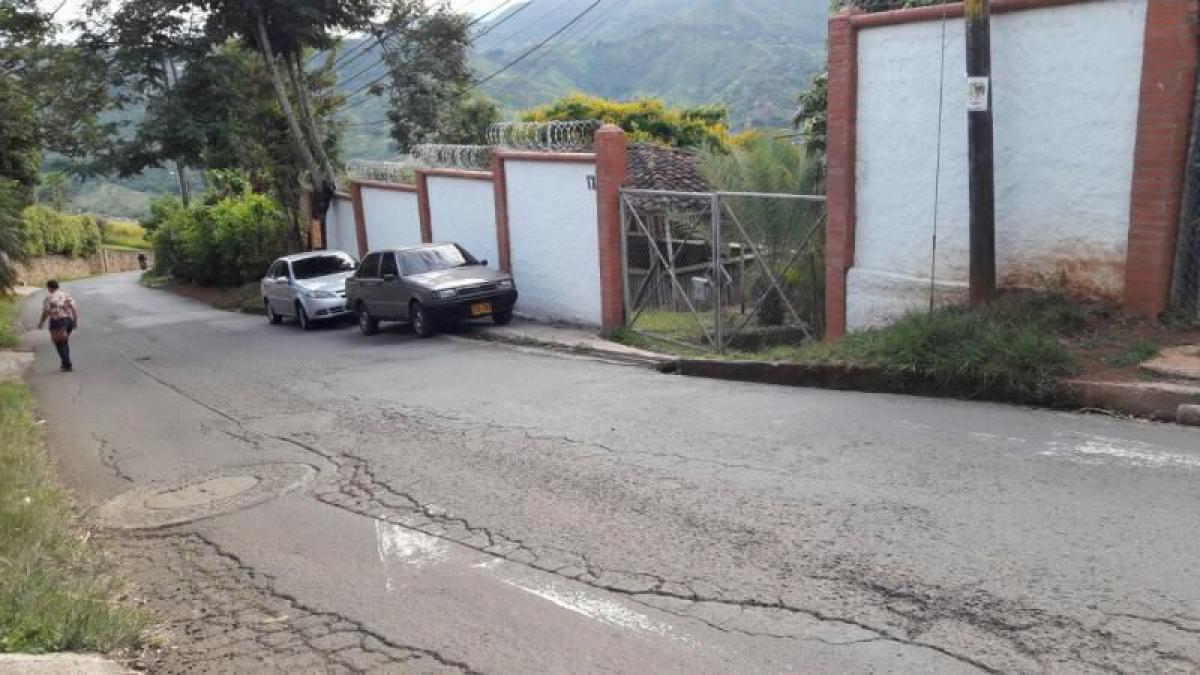 5 bedrooms House in Valle del Cauca, Colombia No. 1290