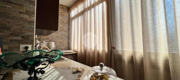 Apartamento de 4 divisões em Palermo, Italy N.º 230802 10