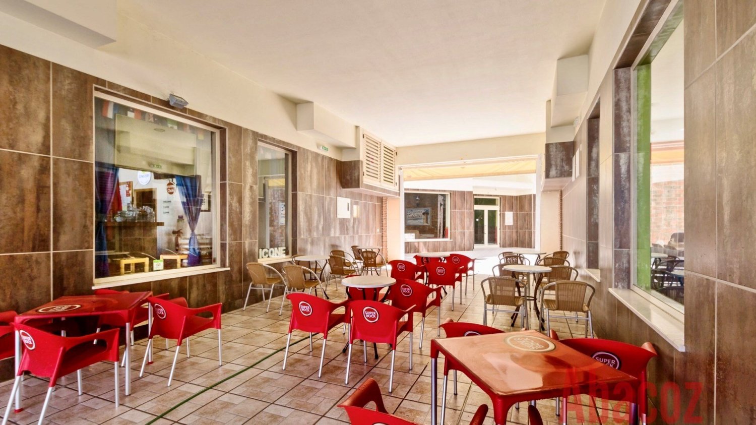 Propriété commerciale à Ferragudo, Portugal 409m² No. 259452