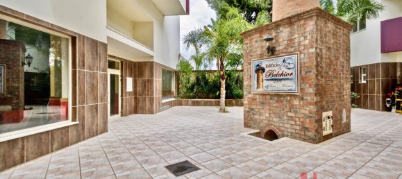 Gewerbliche Immobilie in Ferragudo, Portugal 409m², Nr. 259452 4