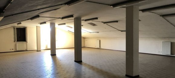 Lagerhaus in Como, Italy 1400m², Nr. 9996 11